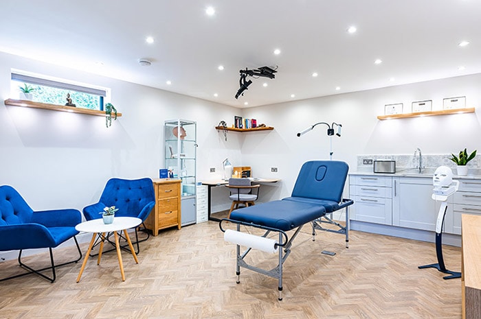 Dr Mohan - modern cosmetic skin clinic in West Wimbledon London